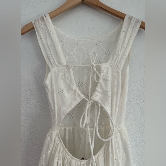 ZARA White Eyelet Cotton Midi Dress Open Back Tiered Drop Waist Size M Rare - Picture 5 of 9
